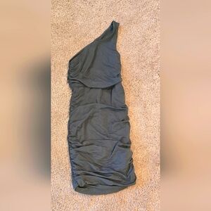 Express petite XS green ruche dress. EXCELLENT pre-owned condition.